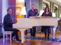 Δείπνο μετά μουσικής στο My Way: Επανέρχ...