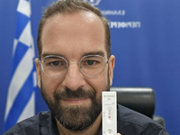 Νεκτάριος Φαρμάκης: Σε κατ' οίκον περιορ...