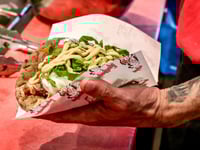 Πόσο κοστίζει το πιτόγυρο στην Πάτρα- Σε...