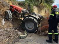 Αμπελώνας Ηλείας: Αγρότης καταπλακώθηκε ...