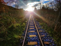 Ηλιοβασίλεμα στις γραμμές του Οδοντωτού