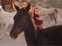 H Ιωάννα Τούνη γύρισε βίντεο ανάμεσα σε ...