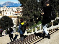 Πάτρα: Έβαλαν σύρματα στο κεφάλι και βγή...