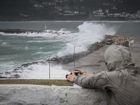 Παρατείνεται η απαγόρευση απόπλου από Ζά...