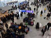 «Ελ. Βενιζέλος»: Μαζικές ακυρώσεις πτήσε...