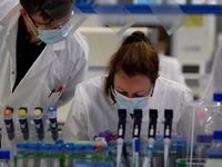 Κορωνοϊός: Ο πλανήτης ετοιμάζεται για το...