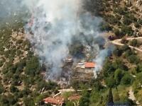 ΤΩΡΑ: Πυρκαγιά στο Καστέλι Καλαβρύτων 