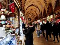 Τουρκία: Η κυβέρνηση Ερντογάν πιέζει κατ...