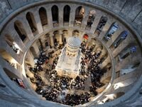 Live η τελετή αφής του Αγίου Φωτός στα Ιεροσόλυμα