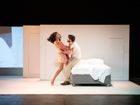 Ξεκινά η παράσταση "Προδοσία" ...