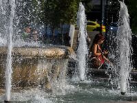 Καύσωνας - Σάκης Αρναούτογλου: Από τα μέ...