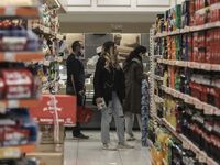 Στο τραπέζι νέα μέτρα: Μοντέλο σούπερ μά...