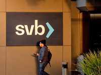 Silicon Valley Bank: Οι φόβοι των αναλυτ...