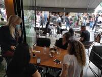 Πάτρα: Κλιμάκιο κάνει ελέγχους σε μαγαζι...