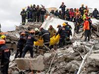 Μάνα με τρια παιδιά ανασύρθηκαν νεκροί α...