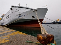 Κακοκαιρία: Δεμένα τα πλοία σε αρκετά λι...