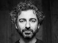 Ο σκηνοθέτης Λευτέρης Γιοβανίδης είναι ο...