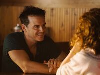 "Άγνωστοι μεταξύ μας": Η υποψή...