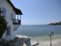 Ανάρπαστα τα παραθαλάσσια σπίτια - Οι τι...