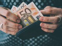 Επίσημο: Διπλό ελάχιστο εγγυημένο εισόδη...