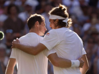 Στέφανος Τσιτσιπάς: «Πονάνε τα πόδια μου...