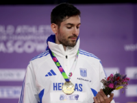 Μίλτος Τεντόγλου: Η απονομή του χρυσού μ...