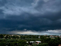 Καιρός σήμερα: Θυελλώδεις άνεμοι και υψη...