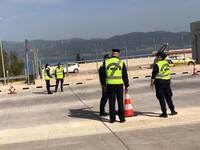 Αχαϊα: Μπλόκο στα διόδια για τους εκδρομ...