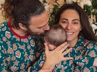 Με ασορτί πιτζάμες- Η χριστουγεννιάτικη ...