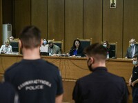 Δίκη Χρυσής Αυγής: Αναστολή για όλους η ...