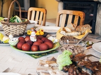 Πάσχα σε καραντίνα: πώς δεν θα πάρετε περιττά κιλά