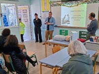 Δωρεά εξωτερικού απινιδωτή στο Δημοτικό ...