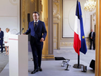 Εμανουέλ Μακρόν: Ανέλαβε και επισήμως κα...