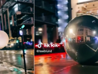 Τεράστιες χριστουγεννιάτικες μπάλες προκ...