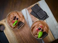 Συνταγή για μους σοκολάτας με βύσσινο: Έ...