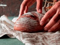 Μπαγιάτικο ψωμί: Το έξυπνο κόλπο από ειδ...