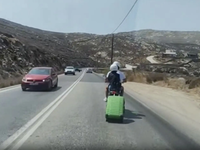 Το είδαμε και αυτό το δικάβαλο! Εκείνος ...