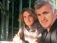 Χαμός μετά την ανάρτηση Τσιτσιπά! Πήρε θ...