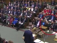 Πότε και πώς πραγματικά η Λιζ Τρας έμαθε...