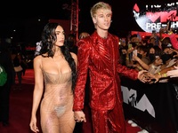 Ποια MTV Awards; Η γύμνια της Μέγκαν Φοξ...