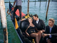 Σάρον Στόουν: Eνα 64χρονο party girl στι...