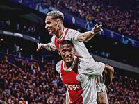 Στον Άγιαξ ο «τίτλος» της κορυφαίας ομάδ...