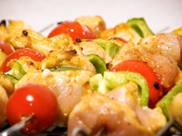 Συνταγή για σουβλάκια γαλοπούλας με κόκκ...