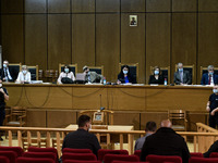 ΔΕΙΤΕ τα ελαφρυντικά για τα οποία παρακα...