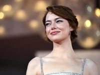 Βενετία: Ενθουσιασμός για την «Bugonia» ...