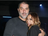 Η Δέσποινα Βανδή στην αγκαλιά του Βασίλη...