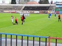 Πρόταση γάμου επόπτη στην επόπτη της άλλ...