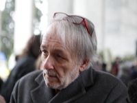 Ανδρέας Μικρούτσικος: Διασωληνωμένος στη...