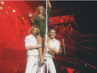 Παπαρίζου: Τραγούδησε το «My Number One»...