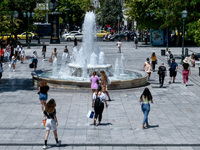 Κορωνοϊός: «Φωνές» για επιστροφή της μάσ...